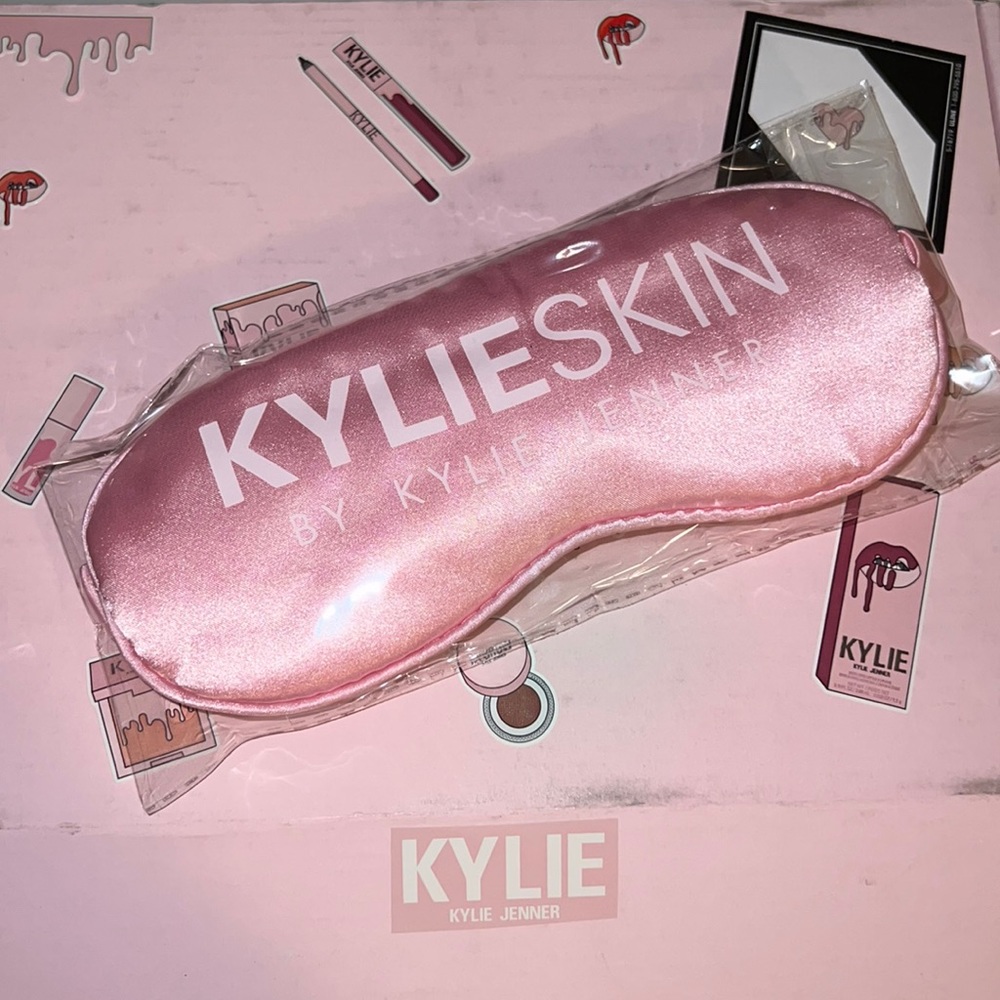 KYLIE SKIN- Silk Sleep Mask